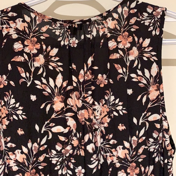 Kismet black with peach flowers blouse - Picture 5 of 5